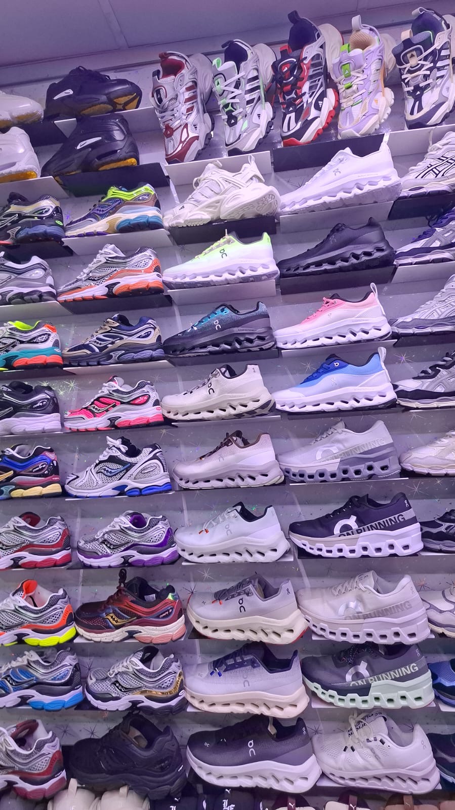 Se venden ropa de marca y playeras, sin estrenar, - imagen 3